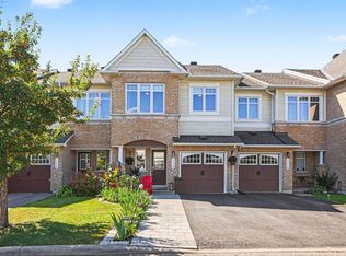 114 Waterfern Way, Ottawa, ON K4A 0T4