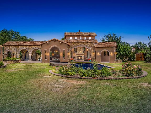 3rd image of 817 Forest Willow Cir