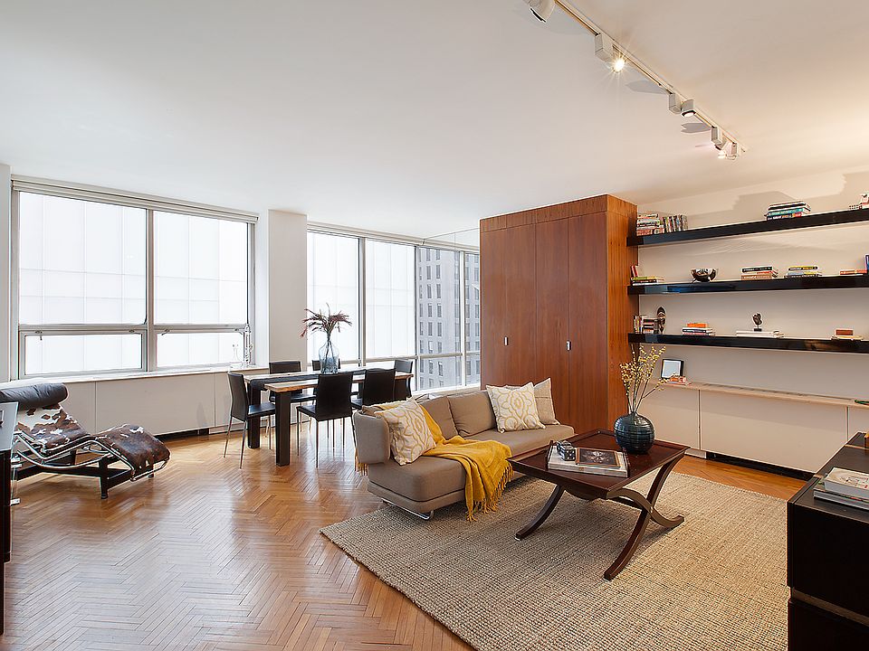 1st image of 15 W 53rd St #16E