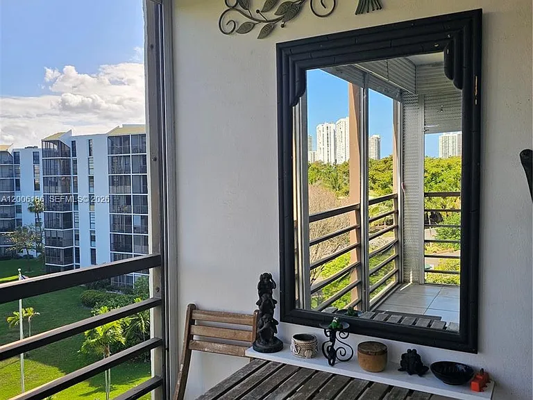 20500 W Country Club Dr #609 — Photo 4
