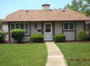 9 Garden Dr, Montgomery, IL