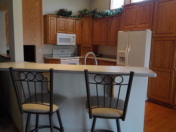 4th image of 2818 W Crossroads Dr