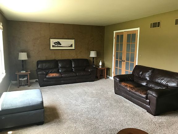 5th image of 42W466 Foxfield Dr