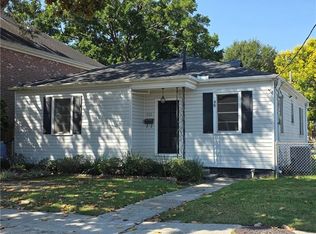 552 Metairie Lawn Dr, Metairie, LA 70001