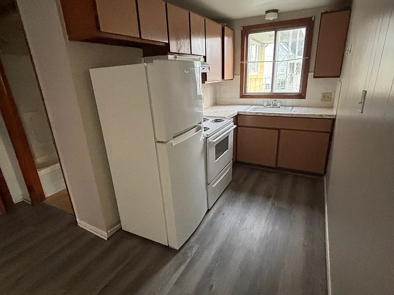 99 Meadowbrook Pkwy #1 — Photo 3