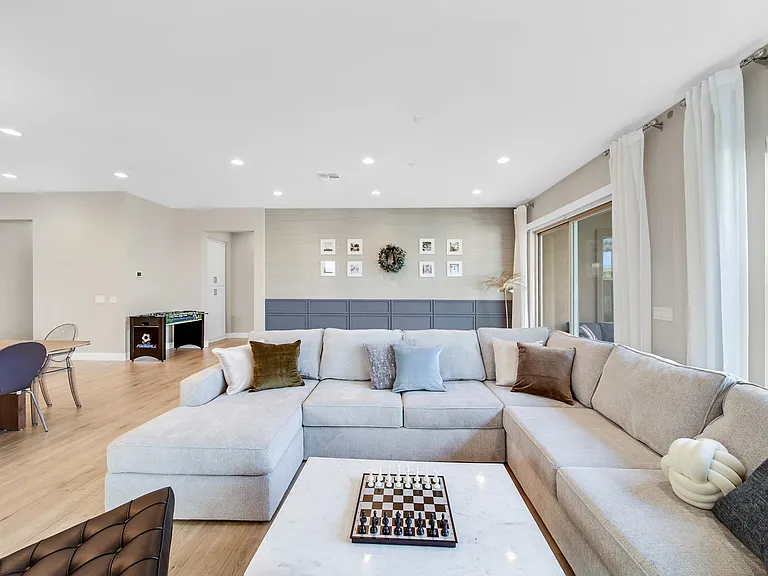 3890 E Bart St — Photo 2