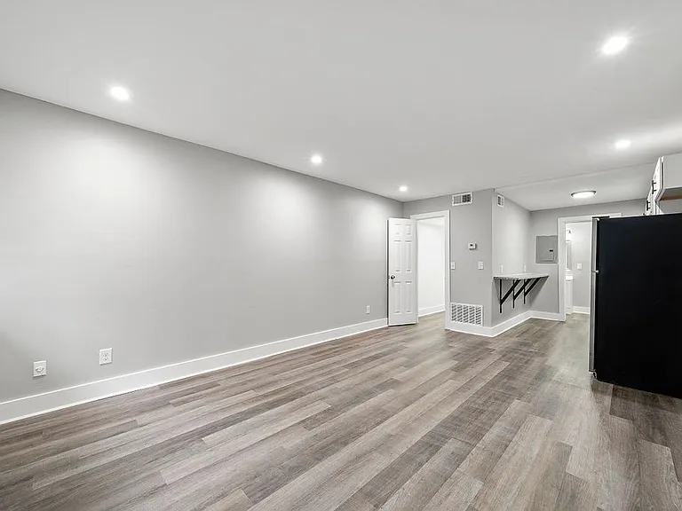 Balfour Chastain — Photo 21