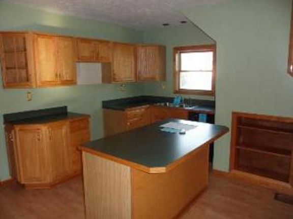 3rd image of 59 E Fountain Ave
