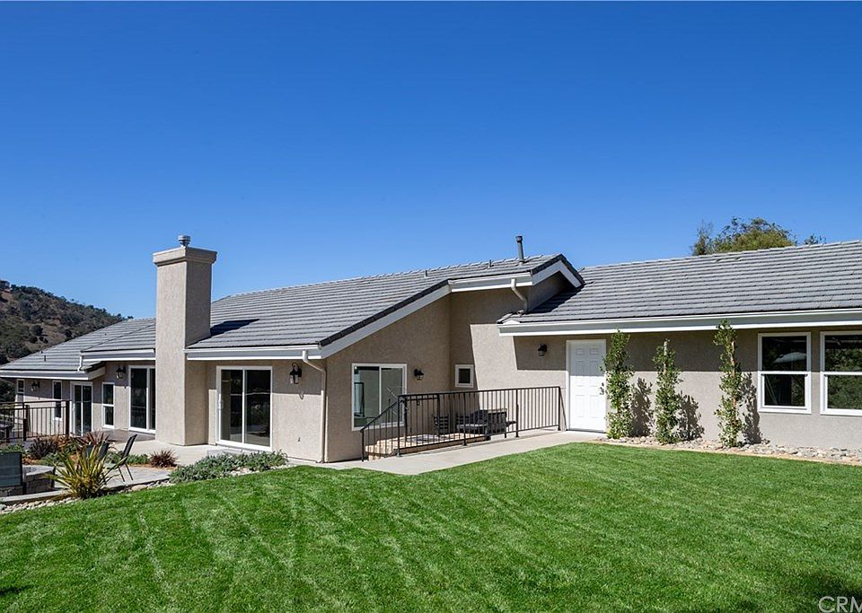 1st image of 1484 Paloma Pl