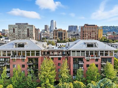 1030 NW Johnson St APT 502, Portland, OR, 97209