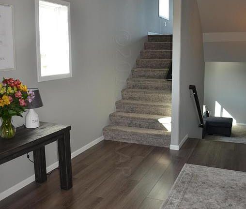 3rd image of 925 Albert Dr W