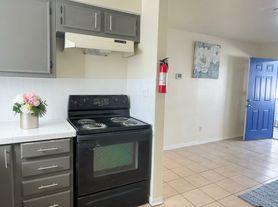 4742 Yale Apartments