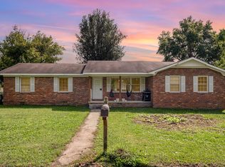 125 Morton Dr, Fayetteville, TN 37334