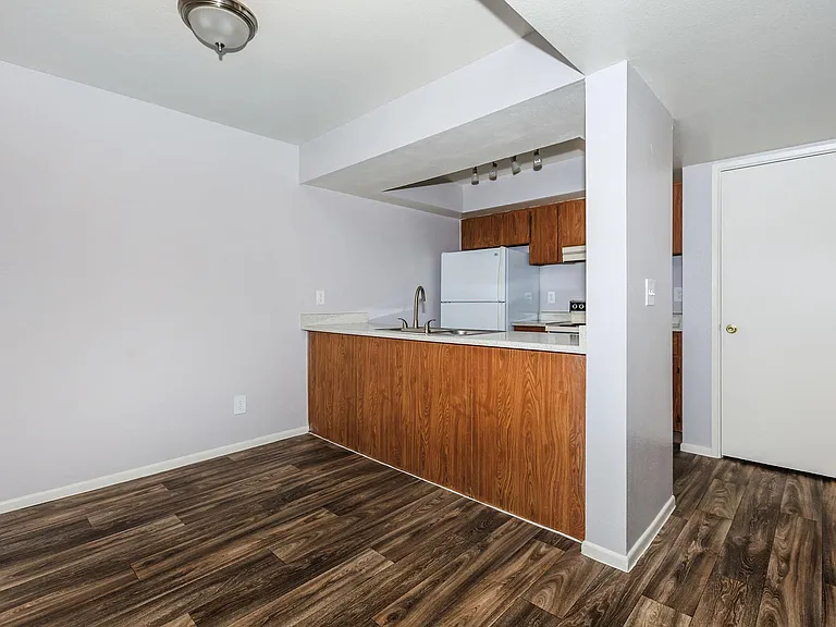 Park Terrace Apartments — Photo 28