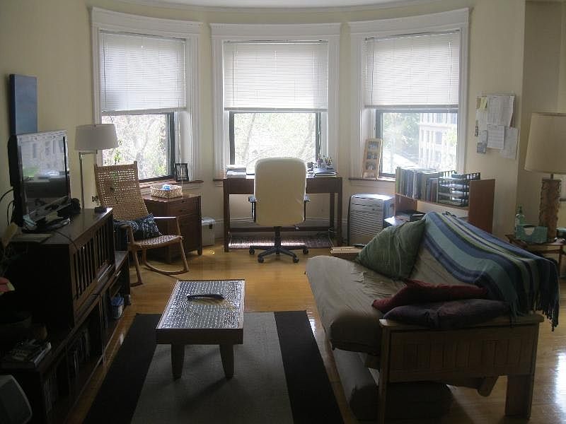 2nd image of 1070 Beacon St APT 3D