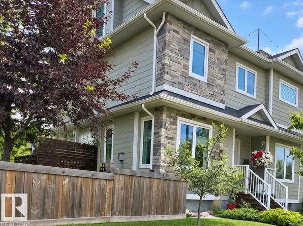 7004 97th St NW, Edmonton, AB T6E 3K1
