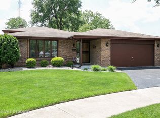 2977 Flanigan Dr, Lansing, IL 60438