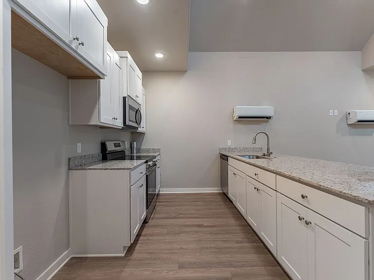 1315 S Van Buren Ave — Photo 13