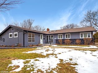 1702 Winchester Ln, Schaumburg, IL 60193