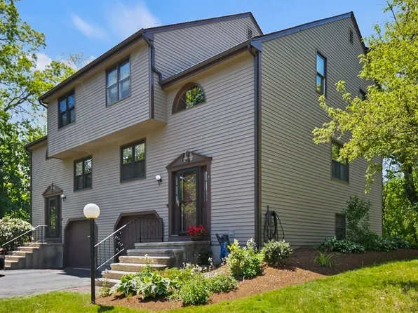 14 Deerfield Ct #14, Grafton, MA 01519