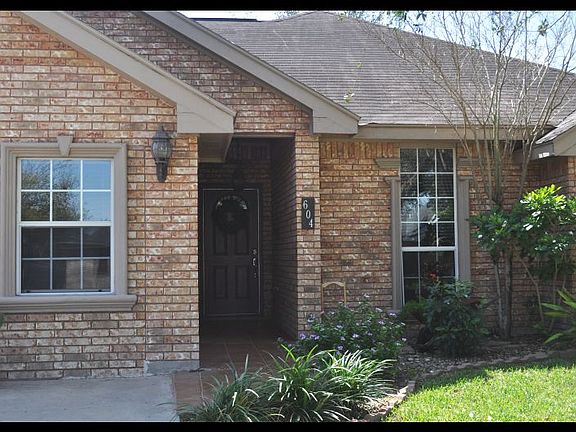 2nd image of 604 Palmetto Palm St