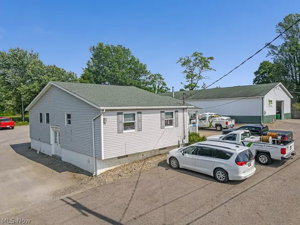 13390 Ravenna Ave NE, Hartville, OH 44632