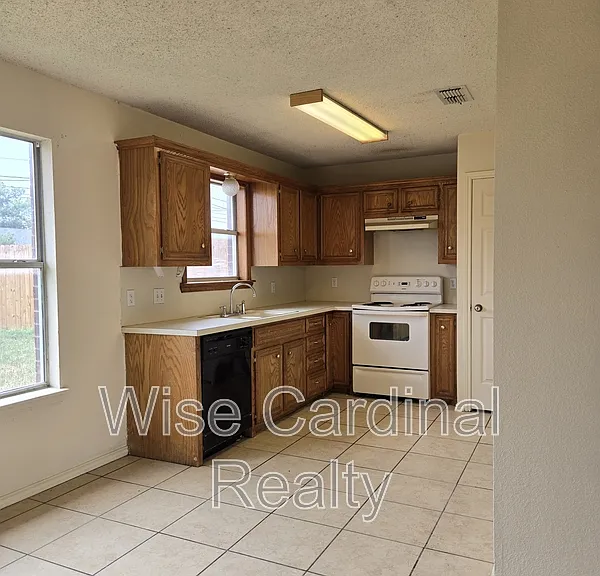 6311 31st St — Photo 2