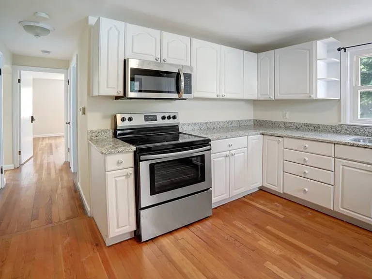 58 Knob Hill Dr — Photo 8