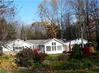 15278 Dale Rd, Chagrin Falls, OH 44022