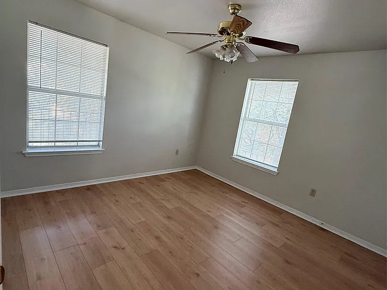 2907 Whisper Oaks Ln #D — Photo 6