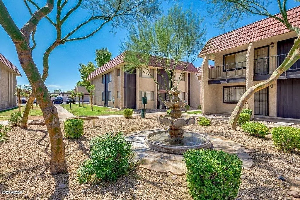 2 bed, 840 sqft, $1,550 — Photo 3