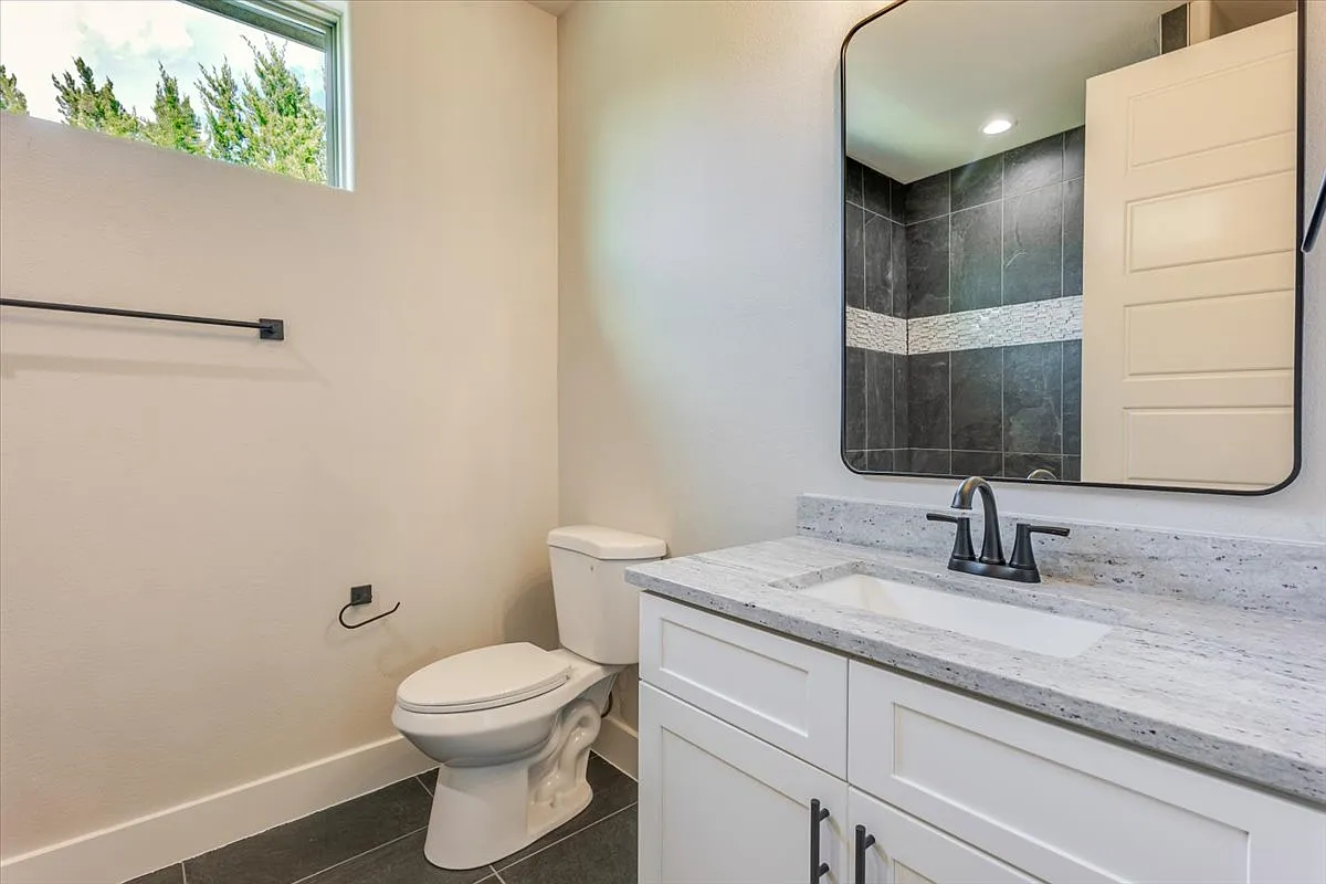 4 bed, 2596 sqft, $3,100 — Photo 3