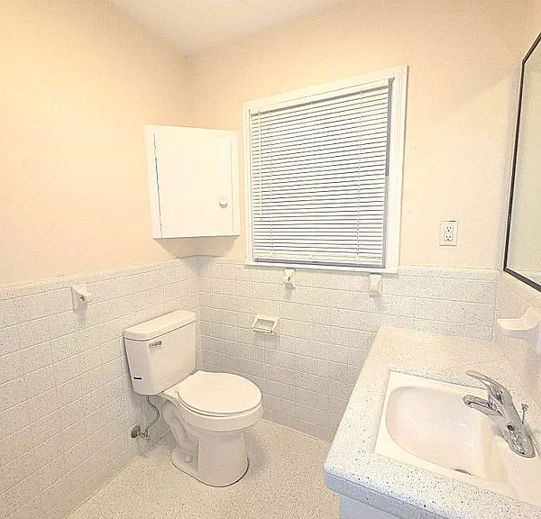 1204 W Lee Ave — Photo 13