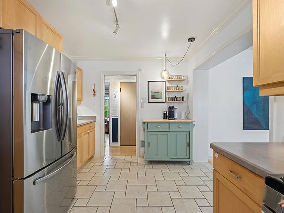 5th image of 6048 N Landers Ave