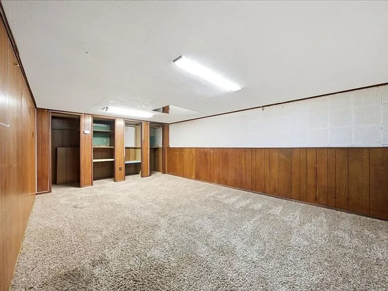 1347 Thayer Dr — Photo 18