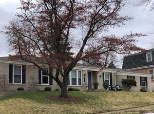 807 Wayfarer Dr, Ballwin, MO 63021
