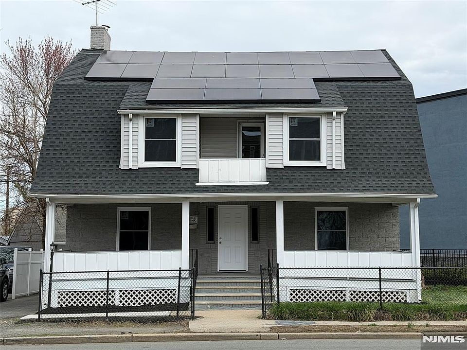 1st image of 126 Essex St
