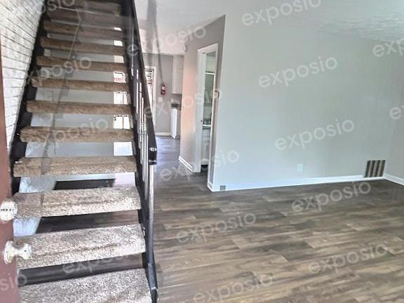 5th image of 3198 Washington Rd