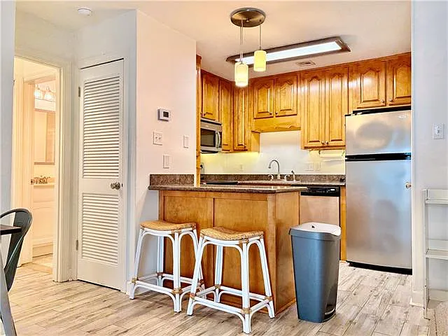 1 bed, 1.0 bath, 672 sqft, $1,650 — Photo 2