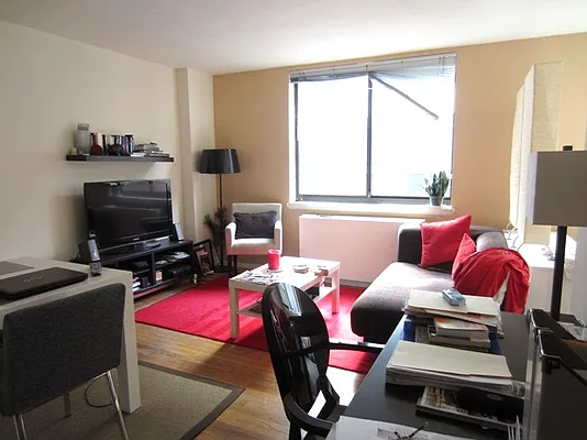 Rented by City Connections Realty | media 15