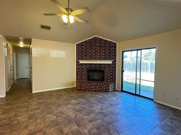 1202 Lindsey Ln
