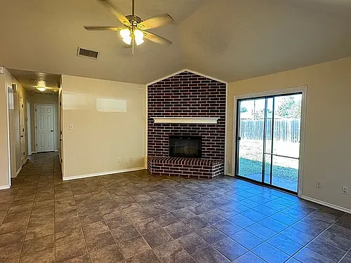 1202 Lindsey Ln Photo 1