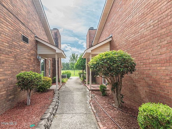 3rd image of 1588 Goshen Road #A