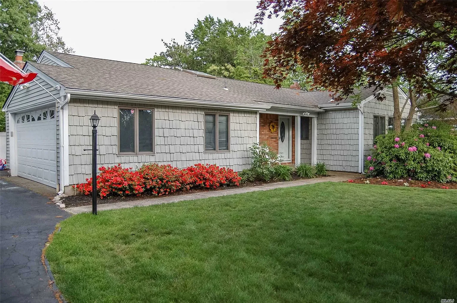 17 Dorchester Dr photo 1