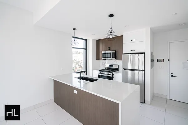 Rented by Highline Residential | media 9