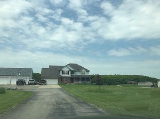 1809 Oakwood Rd, Ortonville, MI 48462