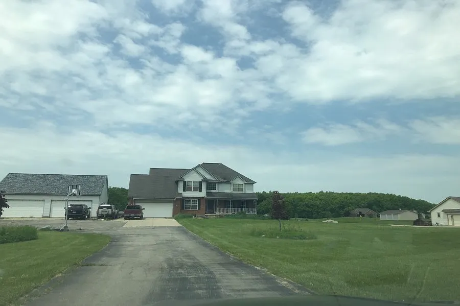 1809 Oakwood Rd photo 1