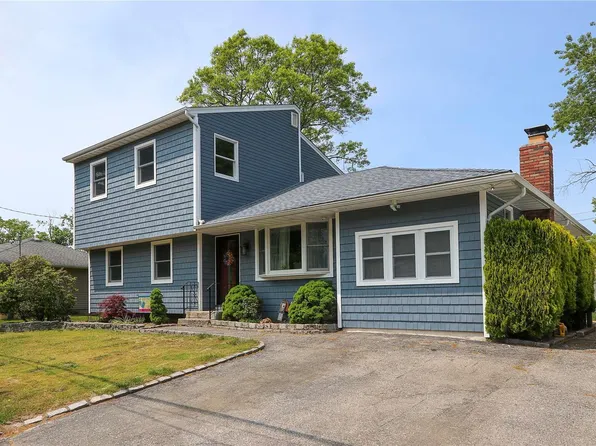 111 2nd Street, Holbrook, NY 11741