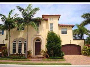 84 Via Poinciana Ln, Boca Raton, FL 33487