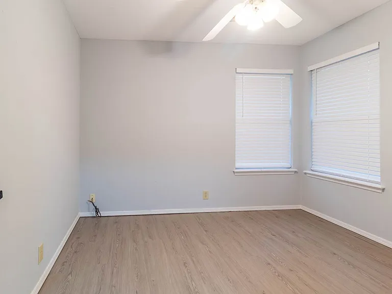10501 NW 45th St — Photo 24